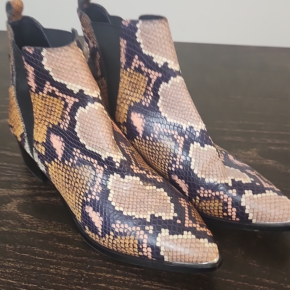 Marc Fisher Tan and Black Pink Ankle Chelsea Booties Snake Print 6.5